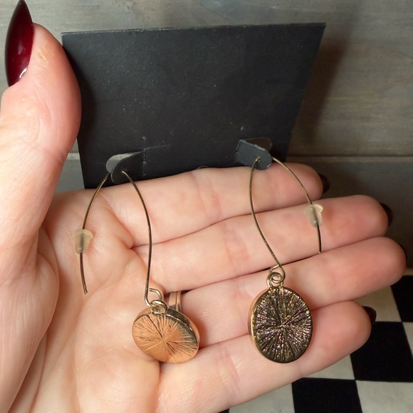 Leopard Print Dangle Earrings - Picture 5 of 6